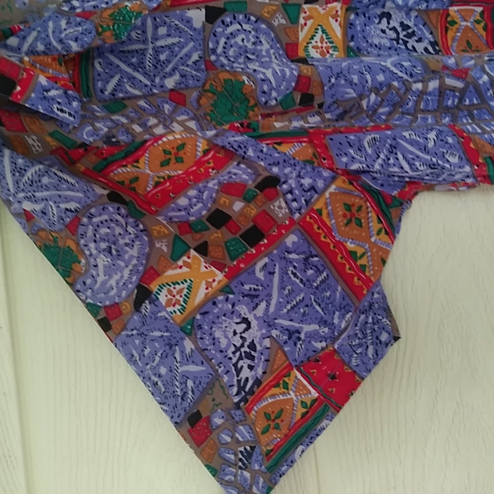 Homemade Size S/M BlueGreenRed patterns - Picture 5 of 7